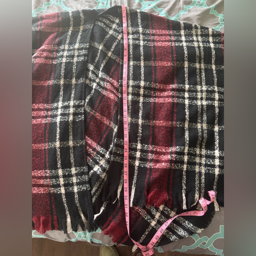 NWOT❤️MAURICES❤️ Oversized Poncho Style Sweater Black, Burgundy, White Plaid - Picture 6 of 9
